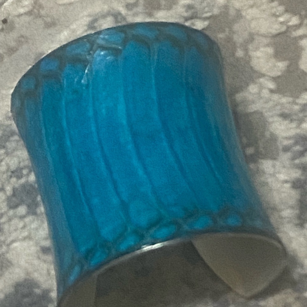 Rare turquoise Rustic Cuff - Picture 5 of 7